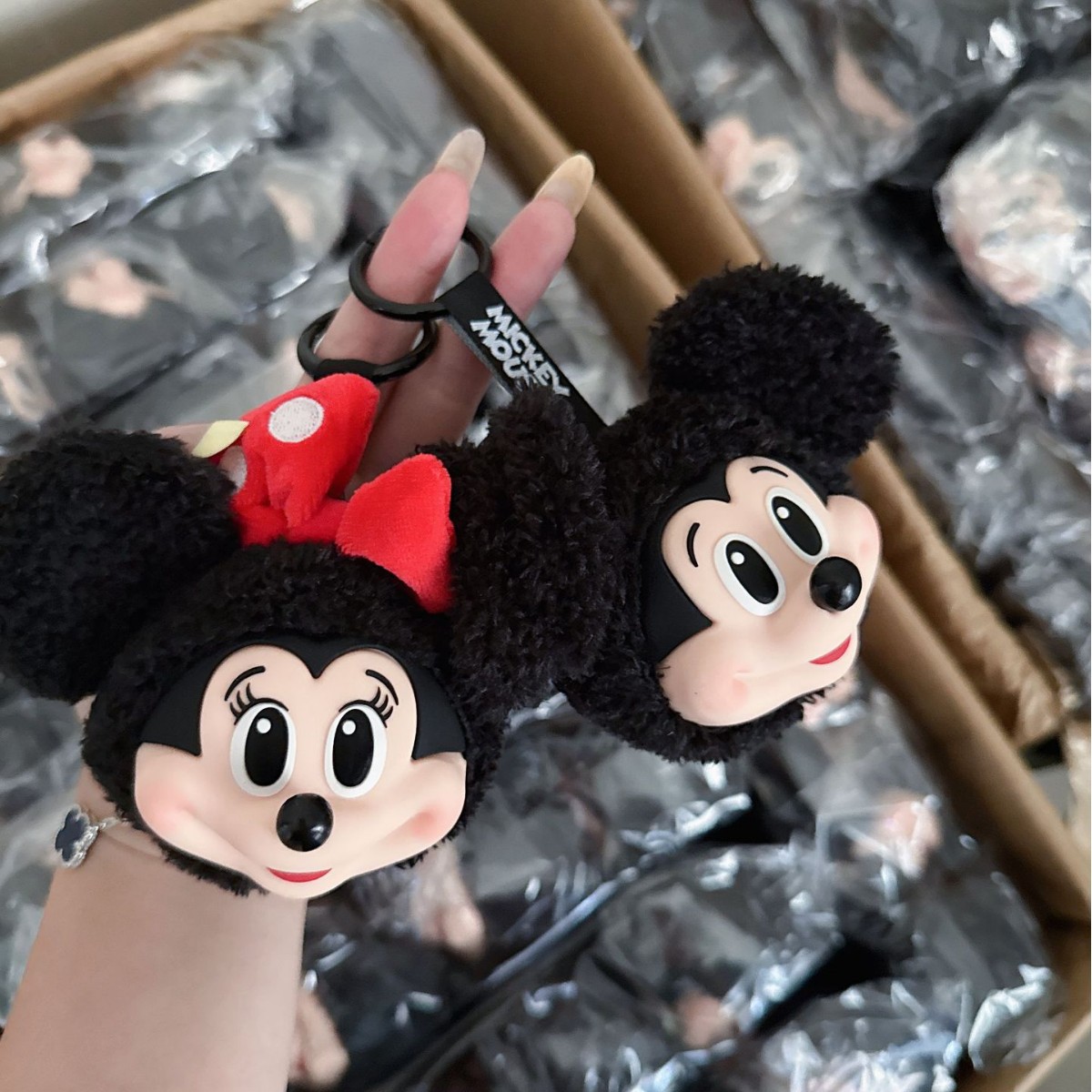 LLavero de muñeco de peluche d - Cute Anime Merchandise reseña y precio