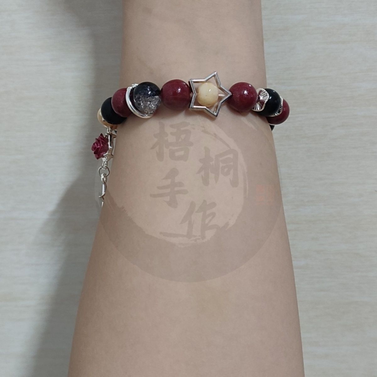 Pulsera de circo de Anime The  - Cute Anime Merchandise reseña y precio